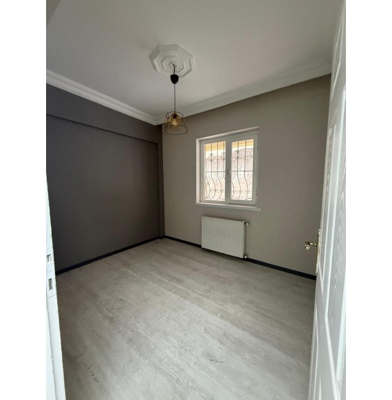 GÜNSAZAK CADDESİ ÜZERİNDE LÜKS YAPILI KENDİNE AİT BAHÇELİ MASRAFSIZ 3+1