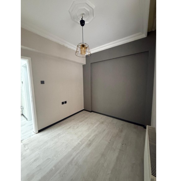 GÜNSAZAK CADDESİ ÜZERİNDE LÜKS YAPILI KENDİNE AİT BAHÇELİ MASRAFSIZ 3+1