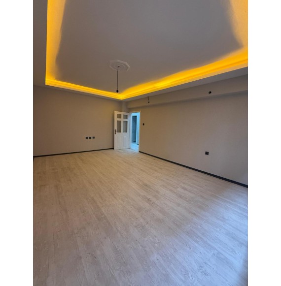 GÜNSAZAK CADDESİ ÜZERİNDE LÜKS YAPILI KENDİNE AİT BAHÇELİ MASRAFSIZ 3+1