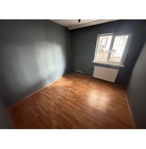 İNCİRLİ DE GENİŞ METRAJLI YAPILI MASRAFSIZ 4+1