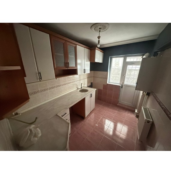 İNCİRLİ DE GENİŞ METRAJLI YAPILI MASRAFSIZ 4+1