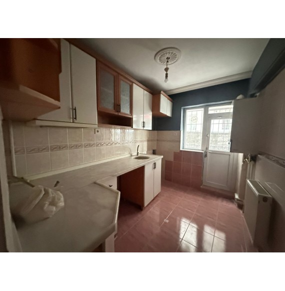 İNCİRLİ DE GENİŞ METRAJLI YAPILI MASRAFSIZ 4+1