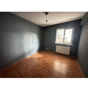 İNCİRLİ DE GENİŞ METRAJLI YAPILI MASRAFSIZ 4+1