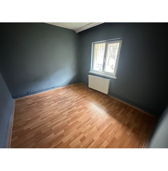 İNCİRLİ DE GENİŞ METRAJLI YAPILI MASRAFSIZ 4+1