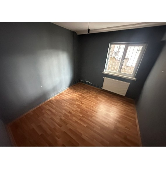 İNCİRLİ DE GENİŞ METRAJLI YAPILI MASRAFSIZ 4+1