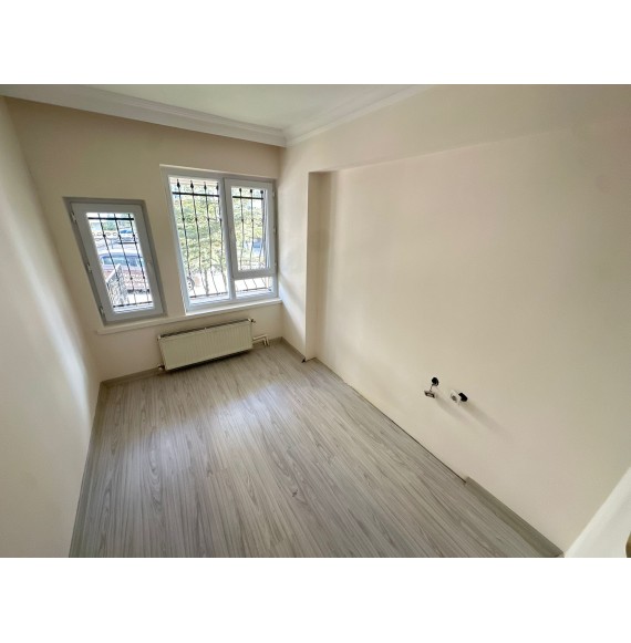 KUŞCAĞIZ MUHTARLIK YAKINI KAT KONUMUNDA 2+1 MASRAFSIZ DAİRE