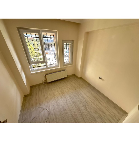 KUŞCAĞIZ MUHTARLIK YAKINI KAT KONUMUNDA 2+1 MASRAFSIZ DAİRE