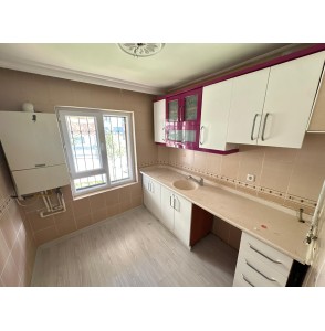 KUŞCAĞIZ MUHTARLIK YAKINI KAT KONUMUNDA 2+1 MASRAFSIZ DAİRE