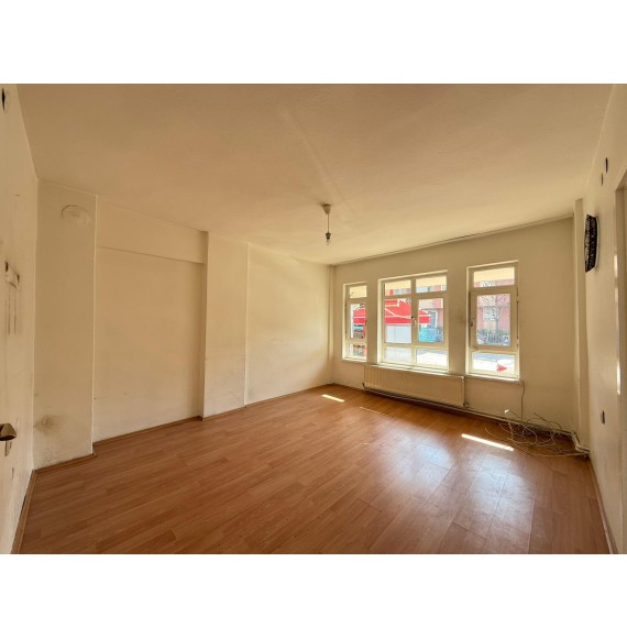 GÜNSAZAK CADDESİ PARALELİNDE KATTA MASRAFSIZ 3+1 FIRSAT DAİRESİ