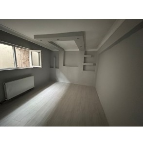 ATAPARK ANA CADDE ÜZERİNDE KAT KONUMUNDA ASANSÖRLÜ YAPILI 2+1