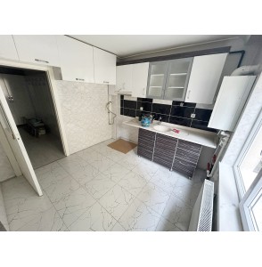 ATAPARK ANA CADDE ÜZERİNDE KAT KONUMUNDA ASANSÖRLÜ YAPILI 2+1