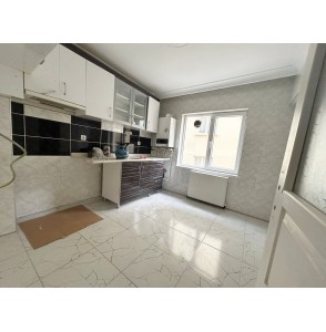 ATAPARK ANA CADDE ÜZERİNDE KAT KONUMUNDA ASANSÖRLÜ YAPILI 2+1