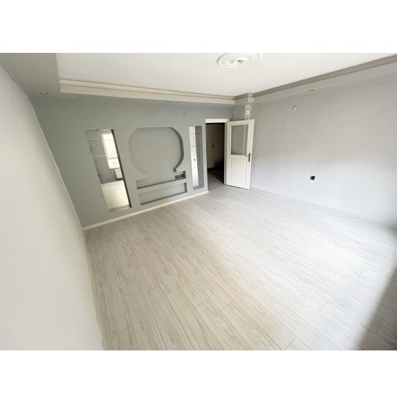 ATAPARK ANA CADDE ÜZERİNDE KAT KONUMUNDA ASANSÖRLÜ YAPILI 2+1