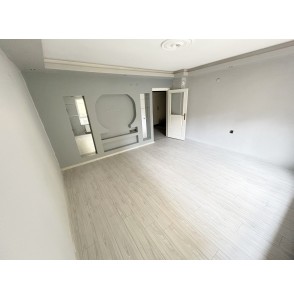 ATAPARK ANA CADDE ÜZERİNDE KAT KONUMUNDA ASANSÖRLÜ YAPILI 2+1