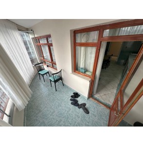 HİSAR'DA ANA CADDE ÜZERİNDE ASANSÖRLÜ YAPILI ÖN CEPHE 3+1