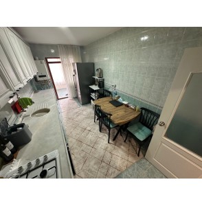 HİSAR'DA ANA CADDE ÜZERİNDE ASANSÖRLÜ YAPILI ÖN CEPHE 3+1
