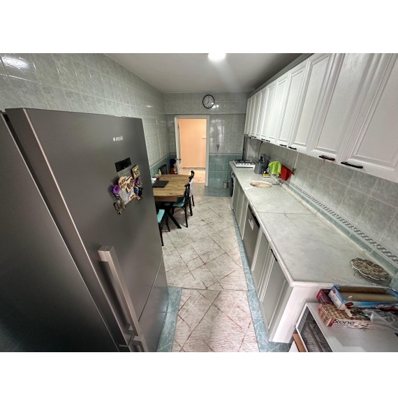 HİSAR'DA ANA CADDE ÜZERİNDE ASANSÖRLÜ YAPILI ÖN CEPHE 3+1