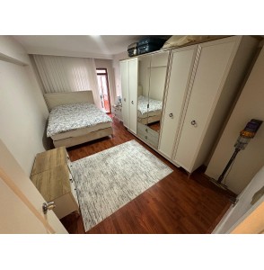 HİSAR'DA ANA CADDE ÜZERİNDE ASANSÖRLÜ YAPILI ÖN CEPHE 3+1
