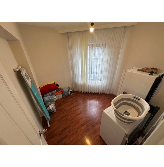 HİSAR'DA ANA CADDE ÜZERİNDE ASANSÖRLÜ YAPILI ÖN CEPHE 3+1