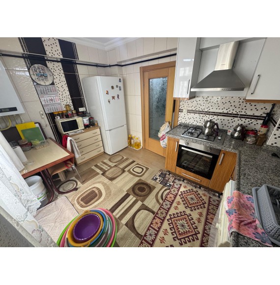 YEŞİLTEPE KIZILIRMAK CADDESİ ÜZERİ ARA KATTA 130m2 YAPILI 3+1
