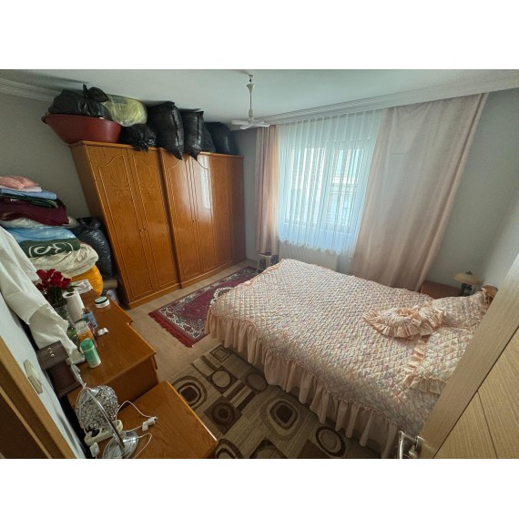 YEŞİLTEPE KIZILIRMAK CADDESİ ÜZERİ ARA KATTA 130m2 YAPILI 3+1