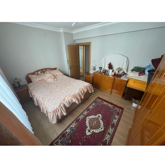YEŞİLTEPE KIZILIRMAK CADDESİ ÜZERİ ARA KATTA 130m2 YAPILI 3+1