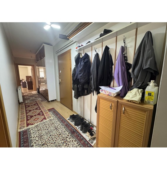 YEŞİLTEPE KIZILIRMAK CADDESİ ÜZERİ ARA KATTA 130m2 YAPILI 3+1