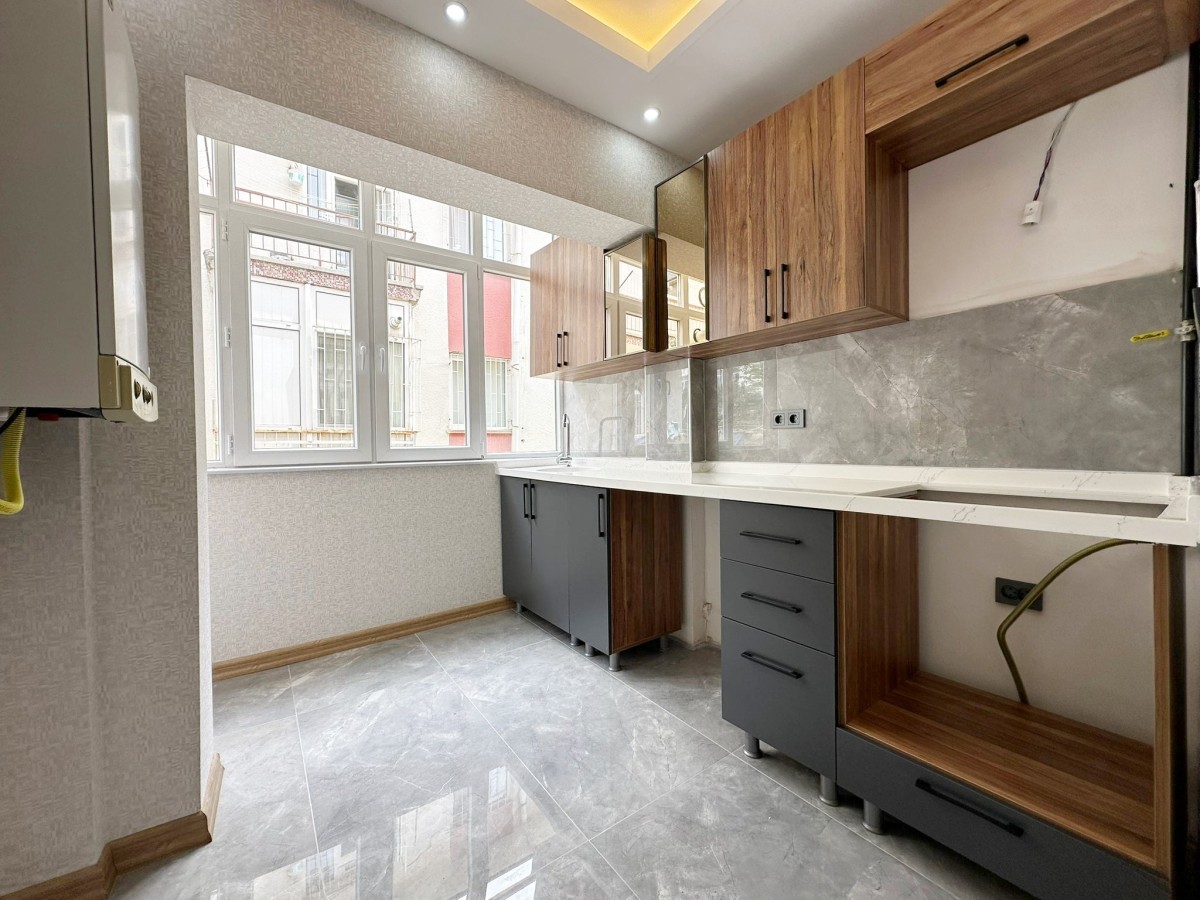 ETLİK CADDESİNE PARALEL 3+1...