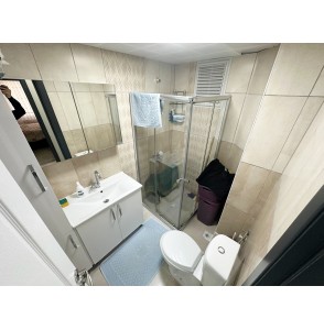 OVACIKDA YENİ BİNADA E.BANYOLU LÜKS YAPILI YÜKSEK KAT 3+1 DAİRE