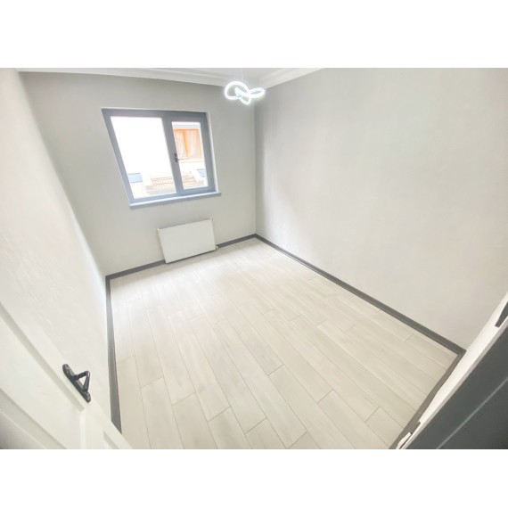 YAYLA'DA 3+1 1.KAT 120M2 LÜKS YAPILI YAYLA'DA OTOBÜS ÖNÜNDE