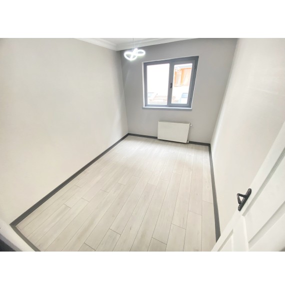 YAYLA'DA 3+1 1.KAT 120M2 LÜKS YAPILI YAYLA'DA OTOBÜS ÖNÜNDE