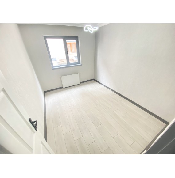YAYLA'DA 3+1 1.KAT 120M2 LÜKS YAPILI YAYLA'DA OTOBÜS ÖNÜNDE