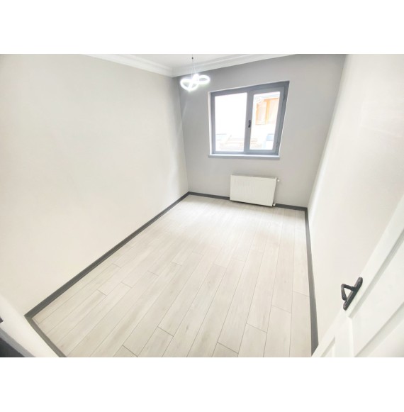YAYLA'DA 3+1 1.KAT 120M2 LÜKS YAPILI YAYLA'DA OTOBÜS ÖNÜNDE