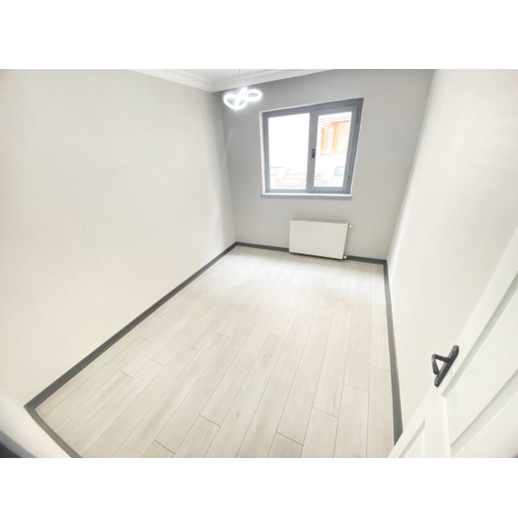 YAYLA'DA 3+1 1.KAT 120M2 LÜKS YAPILI YAYLA'DA OTOBÜS ÖNÜNDE