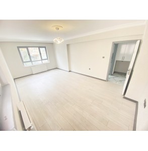YAYLA'DA 3+1 1.KAT 120M2 LÜKS YAPILI YAYLA'DA OTOBÜS ÖNÜNDE