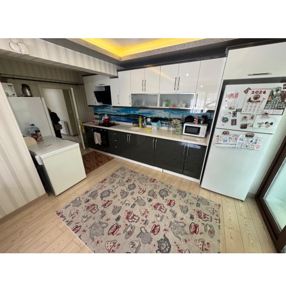 ÇAMBAŞI CADDESİ ÜZERİDE FULL YAPILI KAT KONUMUNDA 150 m2 3+1