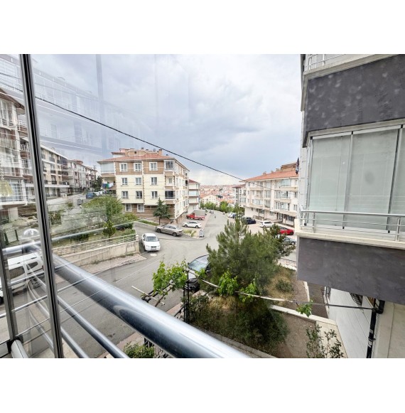 340 CADDE PARALELİNDE ARA KATTA ÖNCEPHE FULL YAPILI GENİŞ 3+1