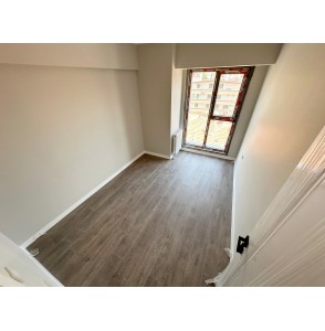 KIZLARPINARI CADDESİNDE LÜKS YAPILI G.ODALI SIFIR 3,5+1 SİTE
