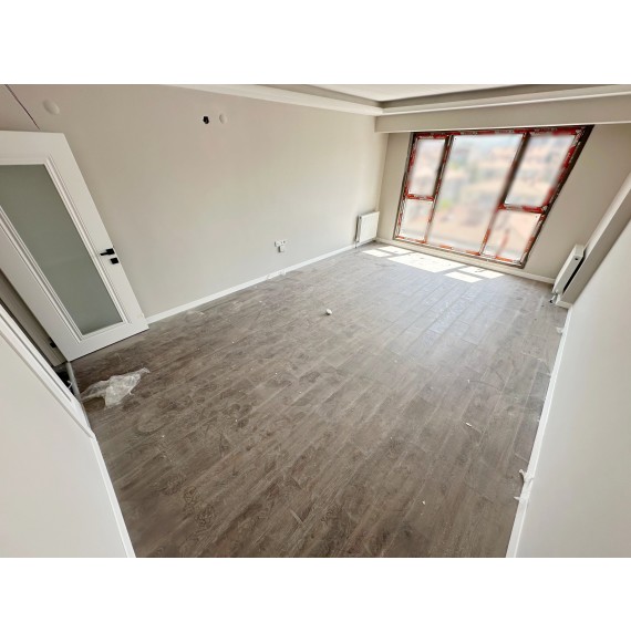 KIZLARPINARI CADDESİNDE LÜKS YAPILI G.ODALI SIFIR 3,5+1 SİTE