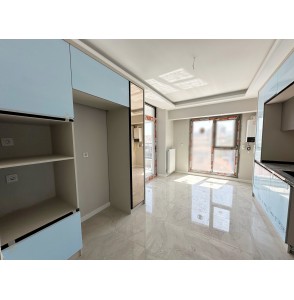KIZLARPINARI CADDESİNDE LÜKS YAPILI G.ODALI SIFIR 3,5+1 SİTE