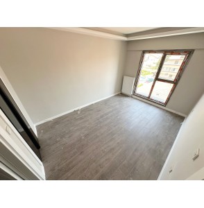 KIZLARPINARI CADDESİNDE LÜKS YAPILI G.ODALI SIFIR 3,5+1 SİTE