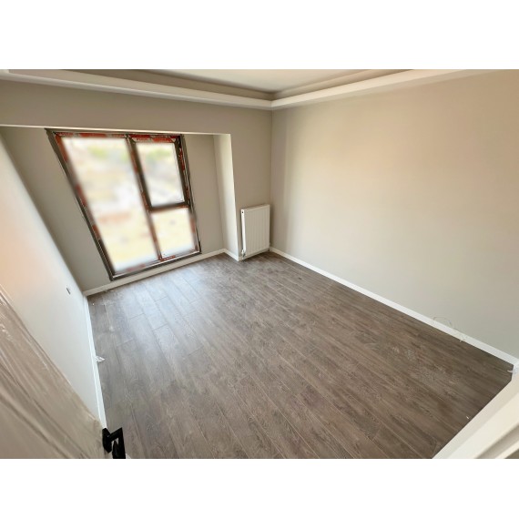 KIZLARPINARI CADDESİNDE LÜKS YAPILI G.ODALI SIFIR 3,5+1 SİTE