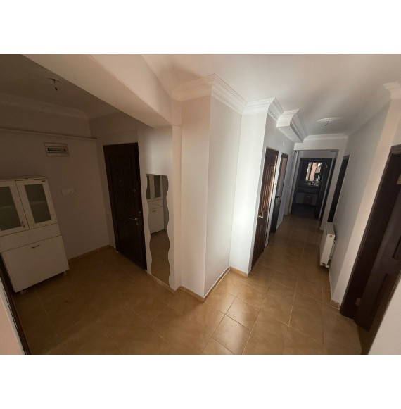 FIRSAT DAİRESİ YAYLA MAH CAD. ÜZERİ ASANSÖRLÜ 3+1+KİLER ARA KAT