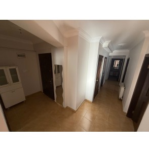 FIRSAT DAİRESİ YAYLA MAH CAD. ÜZERİ ASANSÖRLÜ 3+1+KİLER ARA KAT