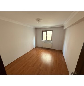 FIRSAT DAİRESİ YAYLA MAH CAD. ÜZERİ ASANSÖRLÜ 3+1+KİLER ARA KAT