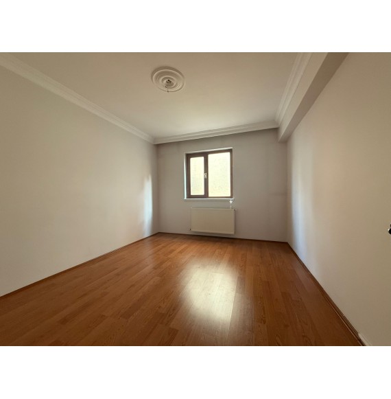 FIRSAT DAİRESİ YAYLA MAH CAD. ÜZERİ ASANSÖRLÜ 3+1+KİLER ARA KAT