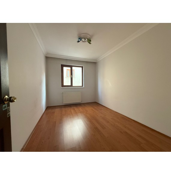 FIRSAT DAİRESİ YAYLA MAH CAD. ÜZERİ ASANSÖRLÜ 3+1+KİLER ARA KAT