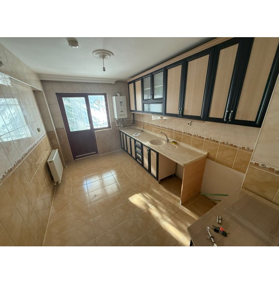 FIRSAT DAİRESİ YAYLA MAH CAD. ÜZERİ ASANSÖRLÜ 3+1+KİLER ARA KAT