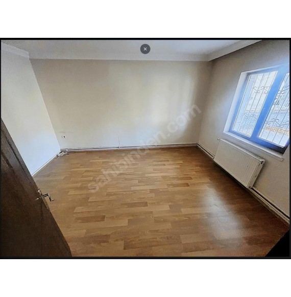 AYVALI MERKEZ CAMİİ YAKINI 2+1 KAT KONUMUNDA KIRALIK DAİRE