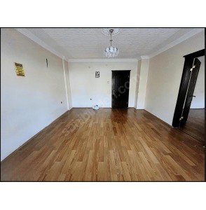 AYVALI MERKEZ CAMİİ YAKINI 2+1 KAT KONUMUNDA KIRALIK DAİRE